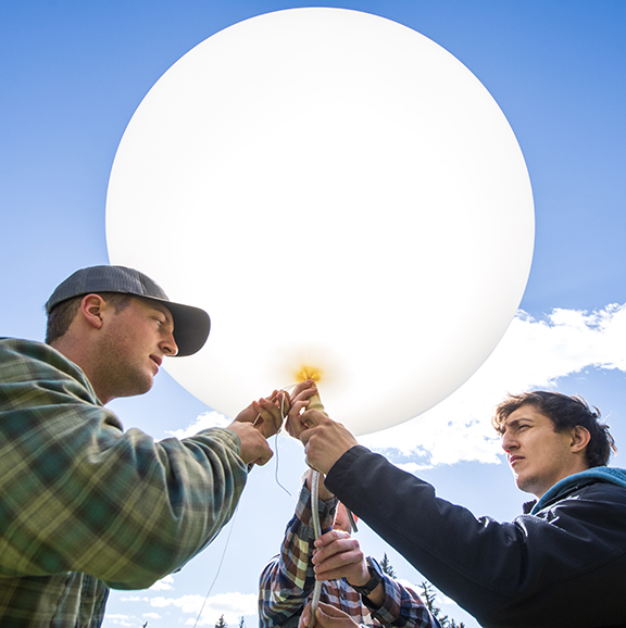 Students with weather balloon