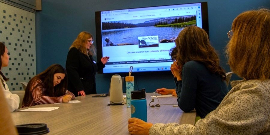 person giving workshop in Digital Scholarship Center