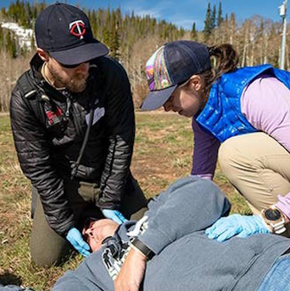 Students participate in a wilderness medicine course